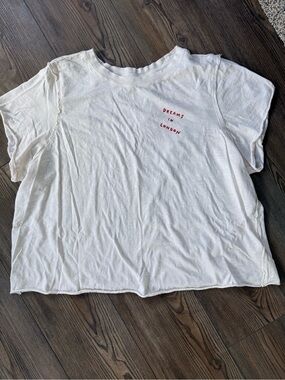 Maeve Cream Short Sleeve Tee with Red "Dreams in London" Chest Graphic